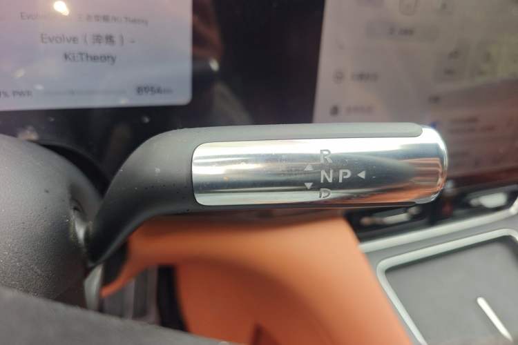 Used Hima AITO M8 2025 Extended-Range Ultra Version 53.4 kWh 6-Seater Edition Gear Lever