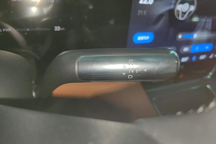 Used Hima AITO M8 2025 Extended-Range Max+ Version 53.4 kWh 6-Seater Edition Gear Lever