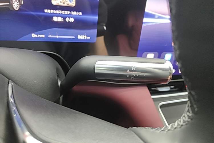 Used Hima AITO M8 2025 Extended-Range Max+ Version 53.4 kWh 5-Seater Edition Gear Lever