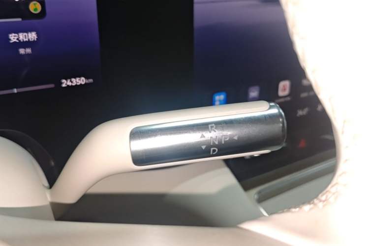 Used Hima AITO M8 2025 Extended-Range Max+ Version 53.4 kWh 5-Seater Edition Gear Lever