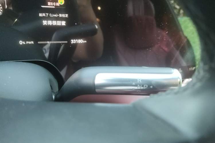Used Hima AITO M8 2025 Extended-Range Ultra Version 53.4 kWh 6-Seater Edition Gear Lever