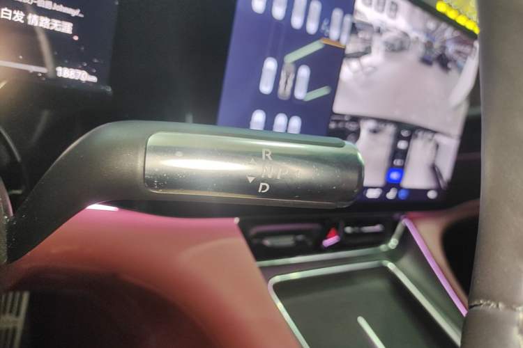 Used Hima AITO M8 2025 Extended-Range Max+ Version 53.4 kWh 6-Seater Edition Gear Lever