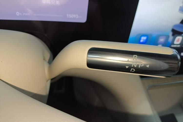 Used Hima AITO M8 2025 Model, Pure Electric Max+ Six-Seat Long-Range Version Gear Lever