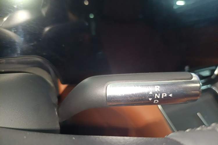 Used Hima AITO M8 2025 Extended-Range Max+ Version 53.4 kWh 6-Seater Edition Gear Lever