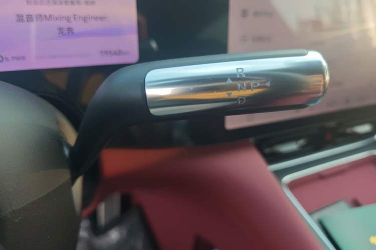 Used Hima AITO M8 2025 Model Pure Electric Ultra Five-Seat Four-Wheel-Drive Version Gear Lever