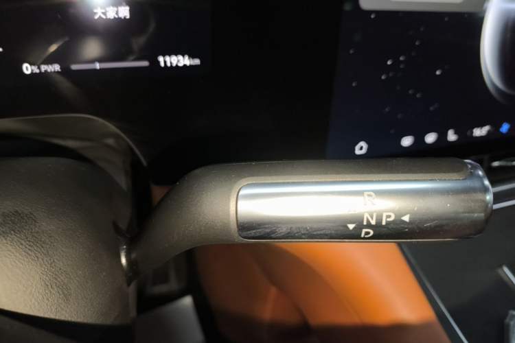 Used Hima AITO M8 2025 Extended-Range Ultra Version 53.4 kWh 6-Seater Edition Gear Lever
