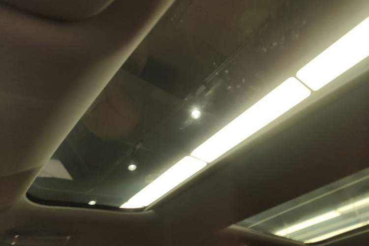 Used Hima AITO M8 2025 Extended-Range Max+ Version 53.4 kWh 5-Seater Edition Headliner