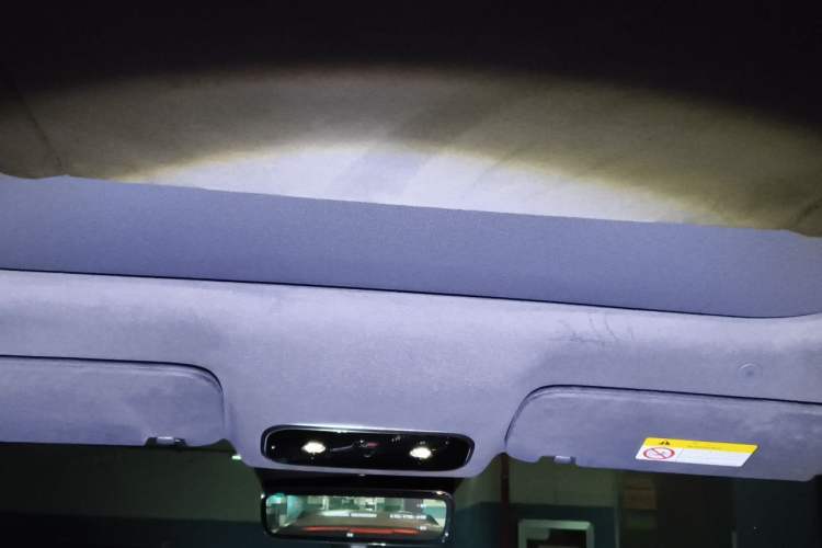 Used Hima AITO M8 2025 Extended-Range Max+ Version 53.4 kWh 6-Seater Edition Headliner