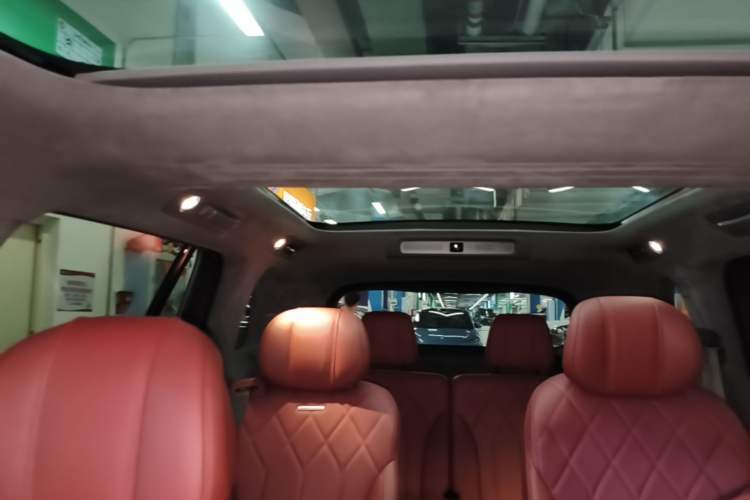 Used Hima AITO M8 2025 Extended-Range Ultra Version 53.4 kWh 6-Seater Edition Headliner