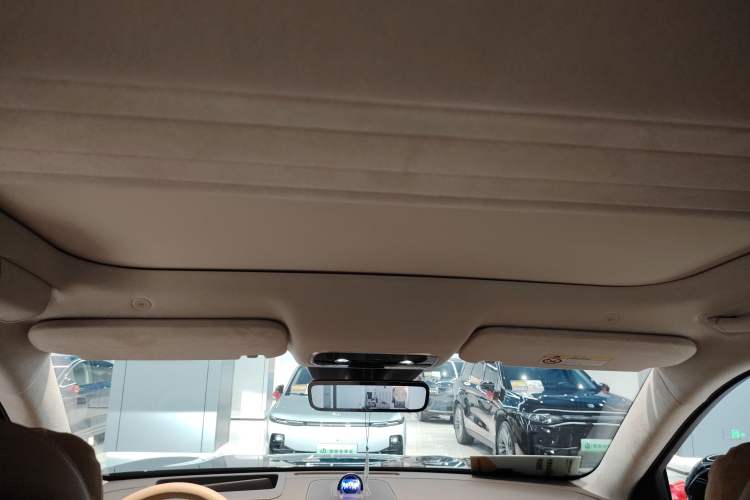 Used Hima AITO M8 2025 Extended-Range Ultra Version 53.4 kWh 6-Seater Edition Headliner