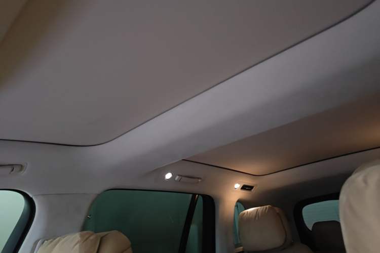 Used Hima AITO M8 2025 Extended-Range Max+ Version 53.4 kWh 6-Seater Edition Headliner