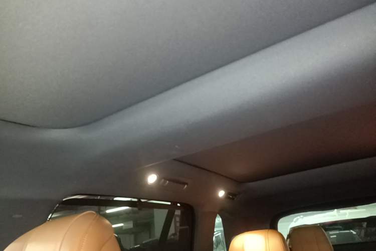 Used Hima AITO M8 2025 Extended-Range Max+ Version 53.4 kWh 6-Seater Edition Headliner