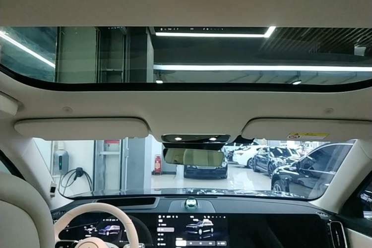 Used Hima AITO M8 2025 Extended-Range Max Version 37 kWh 5-Seater Headliner