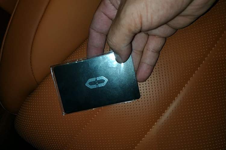 Used Hima AITO M8 2025 Extended-Range Max+ Version 53.4 kWh 6-Seater Edition Interior 1