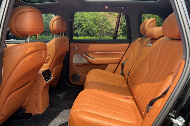 Used Hima AITO M8 2025 Extended-Range Max+ Version 53.4 kWh 5-Seater Edition Interior 1