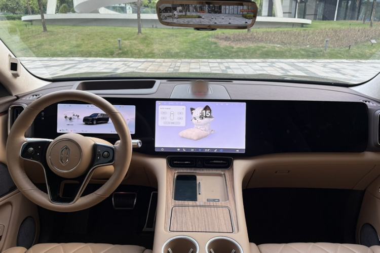Used Hima AITO M8 2025 Extended-Range Ultra Version 53.4 kWh 6-Seater Edition Interior 1