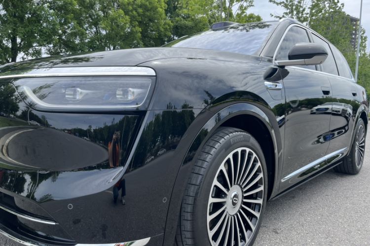 Used Hima AITO M8 2025 Extended-Range Max+ Version 53.4 kWh 6-Seater Edition Interior 1