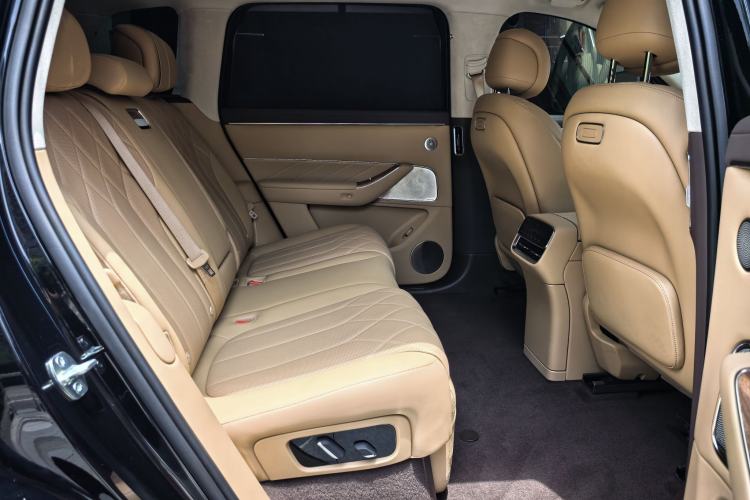 Used Hima AITO M8 2025 Extended-Range Max+ Version 53.4 kWh 5-Seater Edition Interior 11