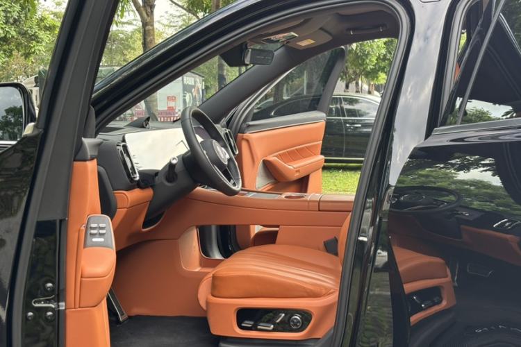 Used Hima AITO M8 2025 Extended-Range Max+ Version 53.4 kWh 6-Seater Edition Interior 2