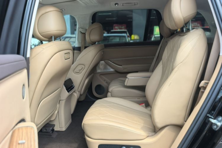 Used Hima AITO M8 2025 Extended-Range Max+ Version 53.4 kWh 6-Seater Edition Interior 2