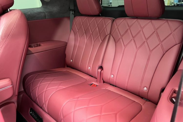Used Hima AITO M8 2025 Extended-Range Max+ Version 53.4 kWh 6-Seater Edition Interior 2