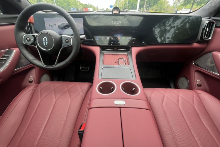 Used Hima AITO M8 2025 Extended-Range Max+ Version 53.4 kWh 6-Seater Edition Interior 2
