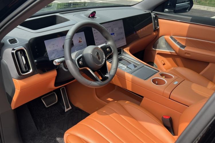 Used Hima AITO M8 2025 Extended-Range Max+ Version 53.4 kWh 5-Seater Edition Interior 3