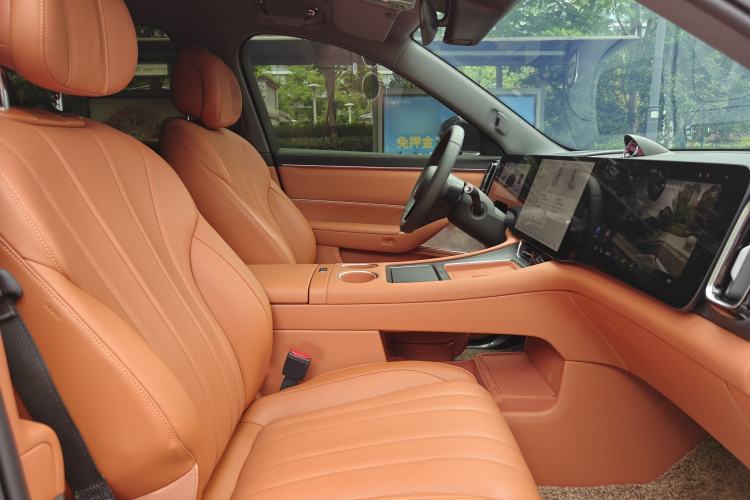 Used Hima AITO M8 2025 Extended-Range Max+ Version 53.4 kWh 6-Seater Edition Interior 4