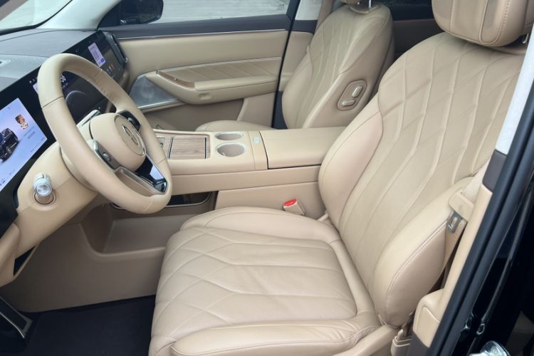 Used Hima AITO M8 2025 Extended-Range Ultra Version 53.4 kWh 6-Seater Edition Interior 4