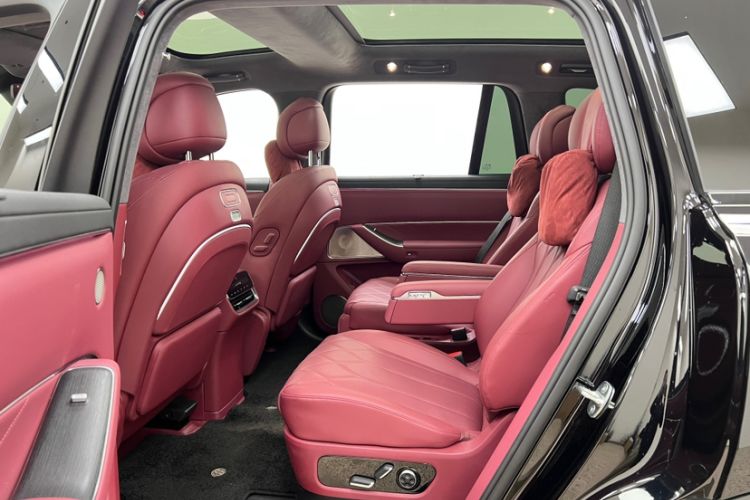 Used Hima AITO M8 2025 Extended-Range Max+ Version 53.4 kWh 6-Seater Edition Interior 4