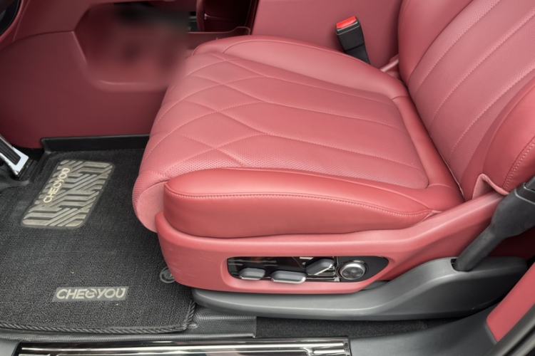 Used Hima AITO M8 2025 Extended-Range Max+ Version 53.4 kWh 6-Seater Edition Interior 4