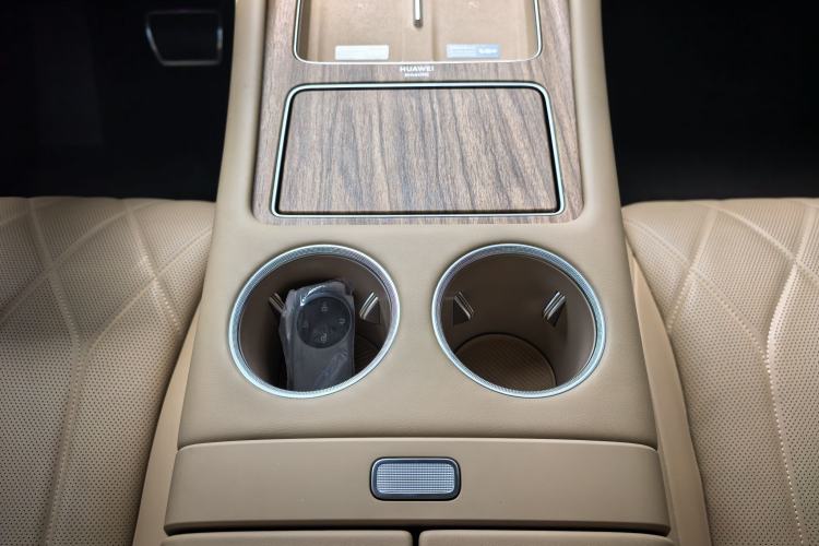 Used Hima AITO M8 2025 Extended-Range Max+ Version 53.4 kWh 5-Seater Edition Interior 5