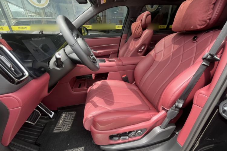 Used Hima AITO M8 2025 Extended-Range Max+ Version 53.4 kWh 6-Seater Edition Interior 5