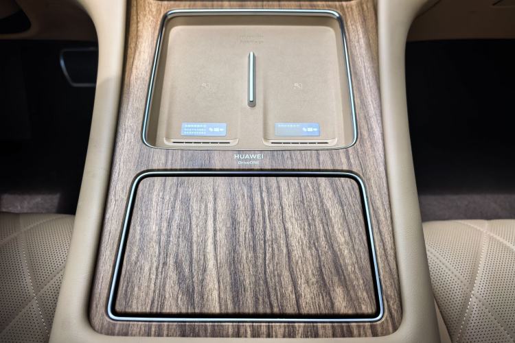 Used Hima AITO M8 2025 Extended-Range Max+ Version 53.4 kWh 5-Seater Edition Interior 8