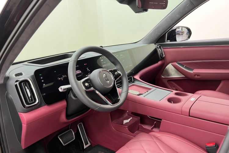 Used Hima AITO M8 2025 Extended-Range Max+ Version 53.4 kWh 6-Seater Edition Interior 8
