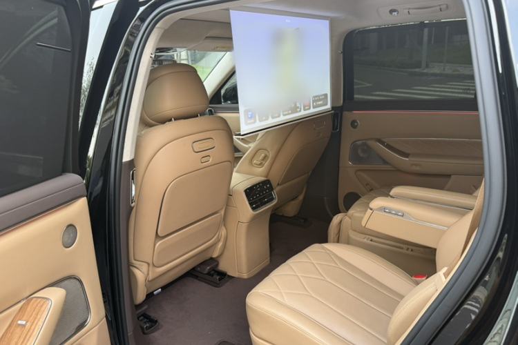Used Hima AITO M8 2025 Extended-Range Ultra Version 53.4 kWh 6-Seater Edition Interior 9