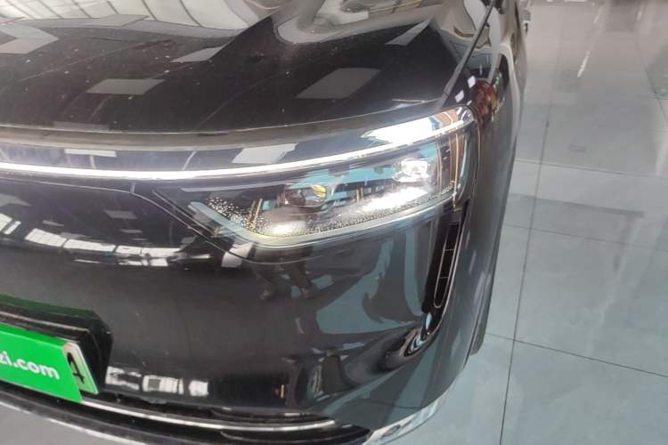 Used Hima AITO M8 2025 Extended-Range Ultra Version 53.4 kWh 6-Seater Edition Left Front Headlight