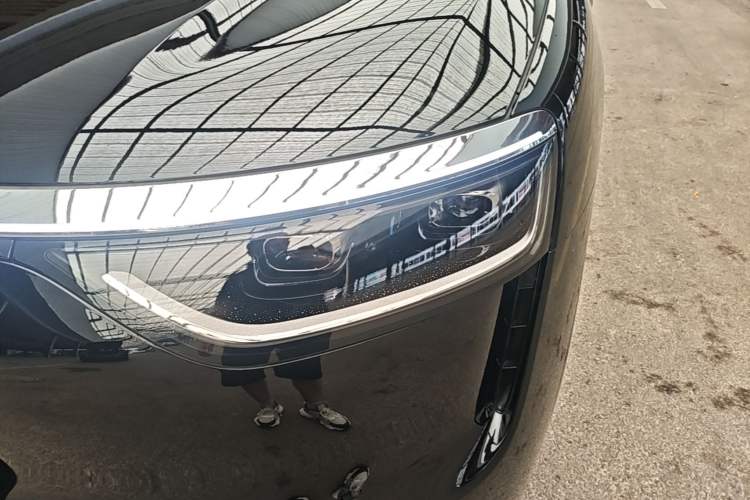Used Hima AITO M8 2025 Extended-Range Ultra Version 53.4 kWh 6-Seater Edition Left Front Headlight