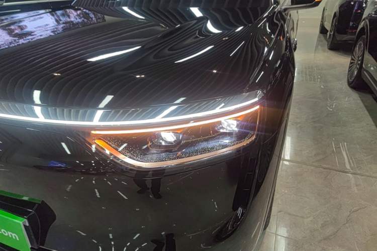 Used Hima AITO M8 2025 Extended-Range Max Version 37 kWh 5-Seater Left Front Headlight