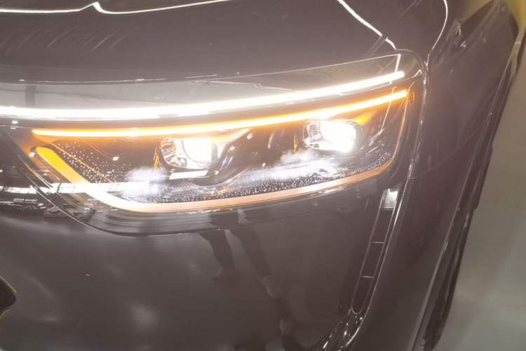 Used Hima AITO M8 2025 Extended-Range Max+ Version 53.4 kWh 5-Seater Edition Left Front Headlight