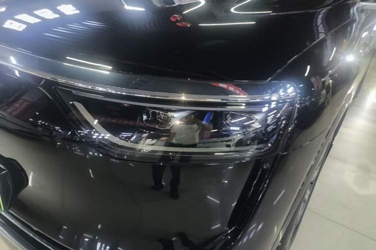 Used Hima AITO M8 2025 Extended-Range Max+ Version 53.4 kWh 6-Seater Edition Left Front Headlight