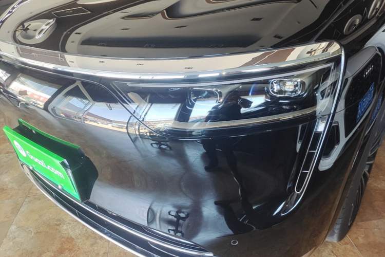 Used Hima AITO M8 2025 Extended-Range Ultra Version 53.4 kWh 6-Seater Edition Left Front Headlight