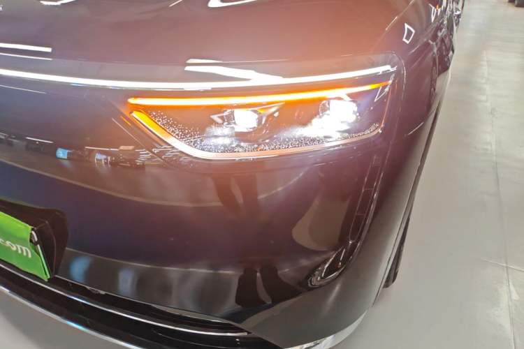 Used Hima AITO M8 2025 Extended-Range Max+ Version 53.4 kWh 6-Seater Edition Left Front Headlight