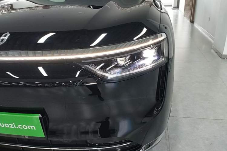 Used Hima AITO M8 2025 Extended-Range Ultra Version 53.4 kWh 6-Seater Edition Left Front Headlight