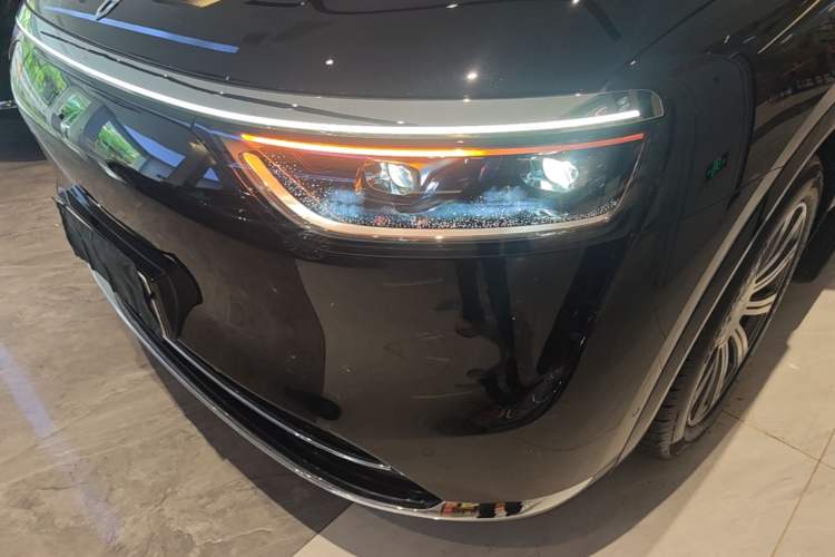 Used Hima AITO M8 2025 Extended-Range Max+ Version 53.4 kWh 5-Seater Edition Left Front Headlight