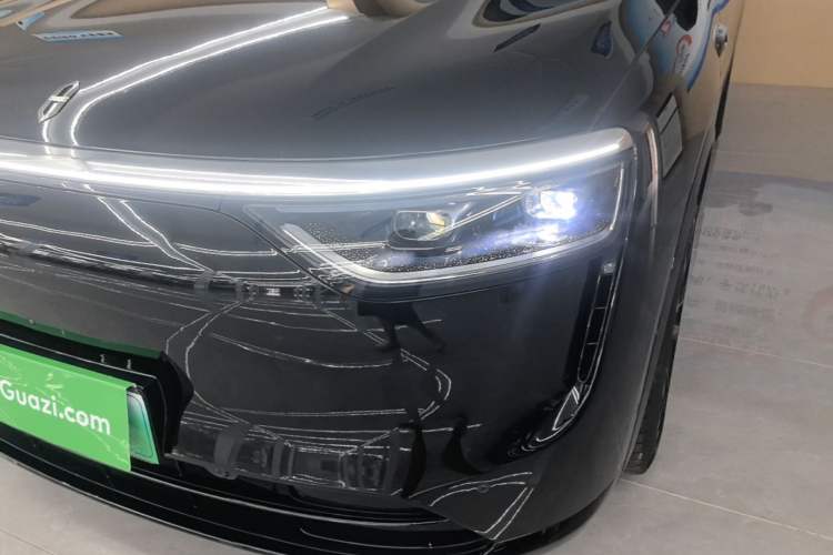 Used Hima AITO M8 2025 Extended-Range Ultra Version 53.4 kWh 5-Seater Edition Left Front Headlight