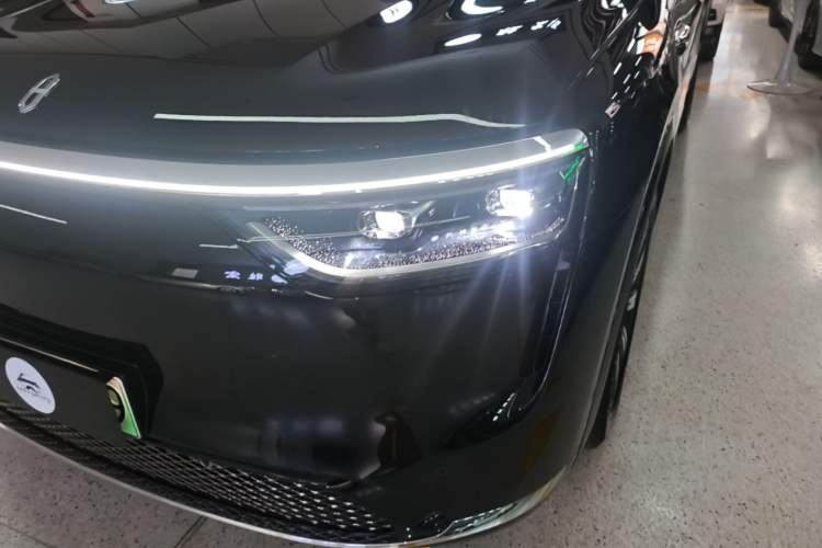Used Hima AITO M8 2025 Model Pure Electric Max+ Six-Seat Four-Wheel-Drive Version Left Front Headlight