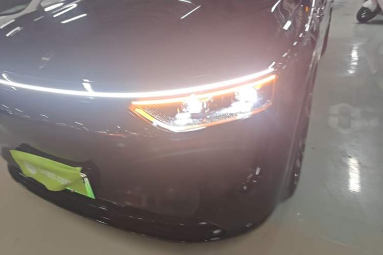 Used Hima AITO M8 2025 Extended-Range Max+ Version 53.4 kWh 6-Seater Edition Left Front Headlight