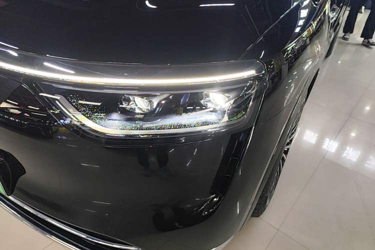 Used Hima AITO M8 2025 Extended-Range Max+ Version 53.4 kWh 5-Seater Edition Left Front Headlight