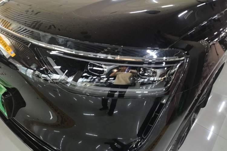 Used Hima AITO M8 2025 Extended-Range Ultra Version 53.4 kWh 6-Seater Edition Left Front Headlight